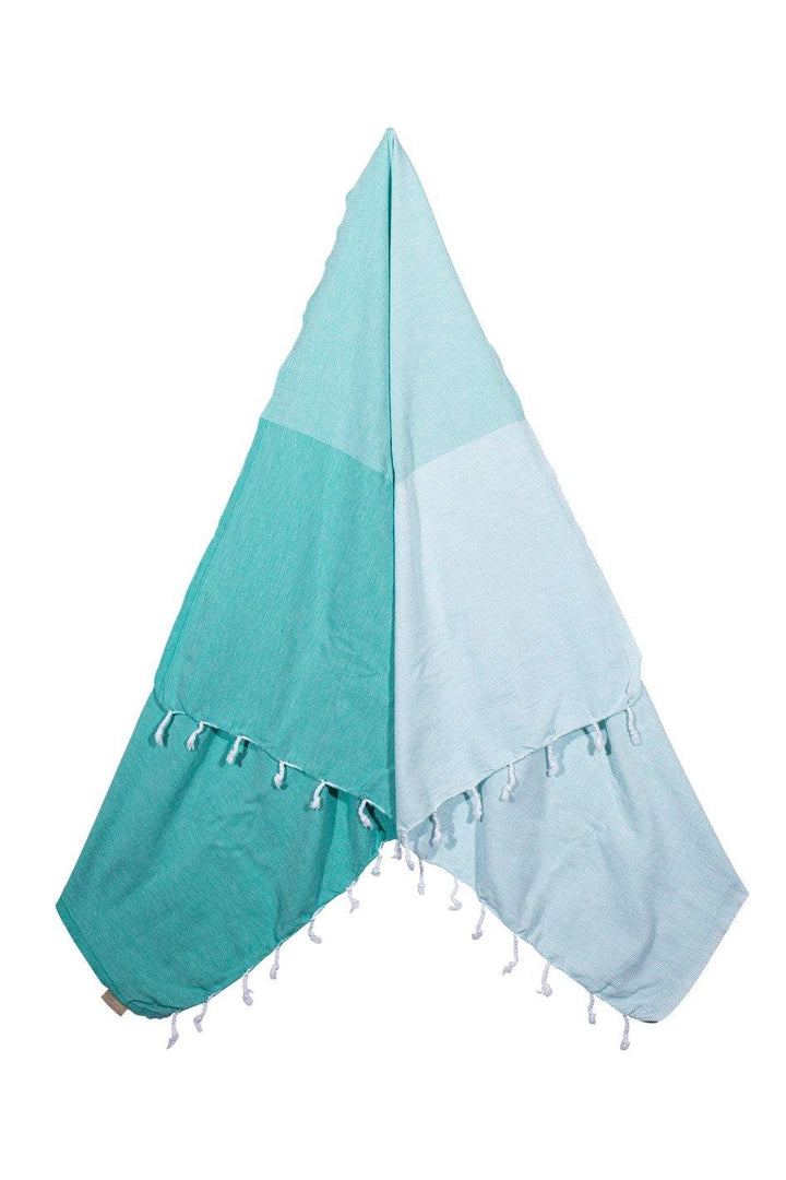 Dune - Green Lightweight Quick Drying Towel Hanging