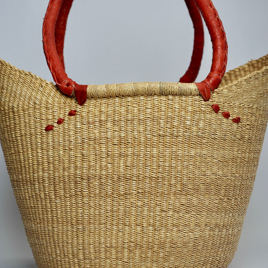 close up of large U shopper plain basket